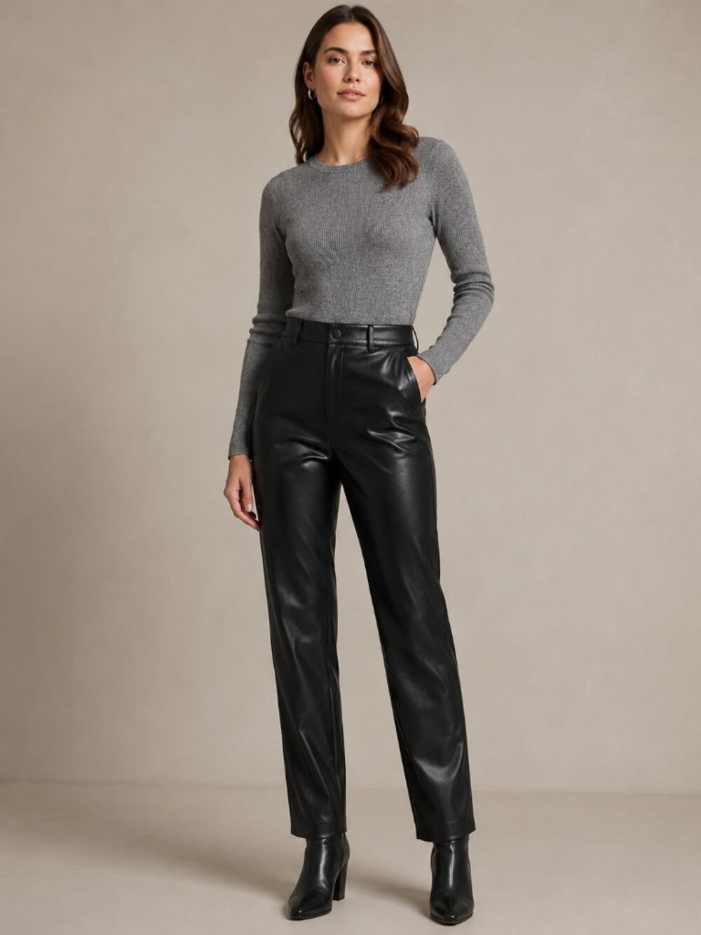 NWT Banana Republic Black Vegan Leather Straight Leg Pants – Size 8